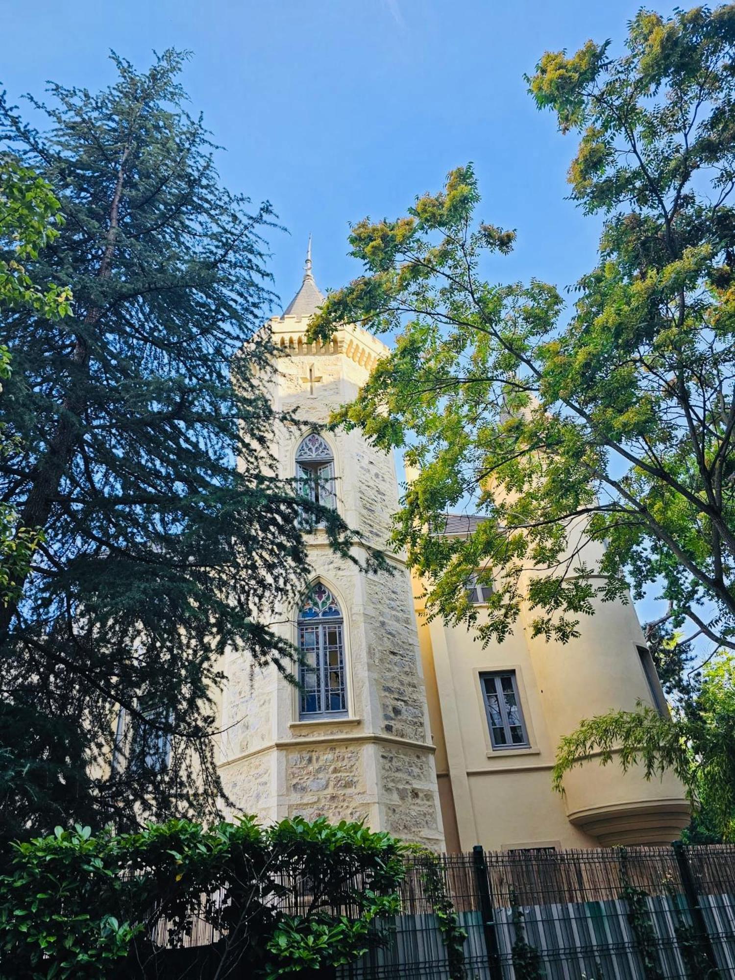 Chateau Grandclement Lyon Villeurbanne Niveau Rdc - Tresor Cache En Ville Avec Vue Piscine Et Parc ビユールバンヌ エクステリア 写真