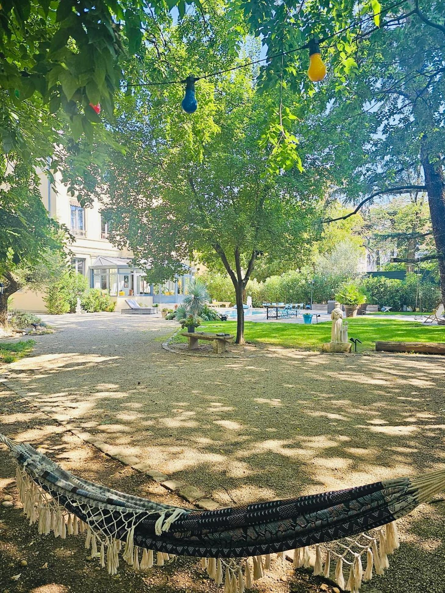 Chateau Grandclement Lyon Villeurbanne Niveau Rdc - Tresor Cache En Ville Avec Vue Piscine Et Parc ビユールバンヌ エクステリア 写真