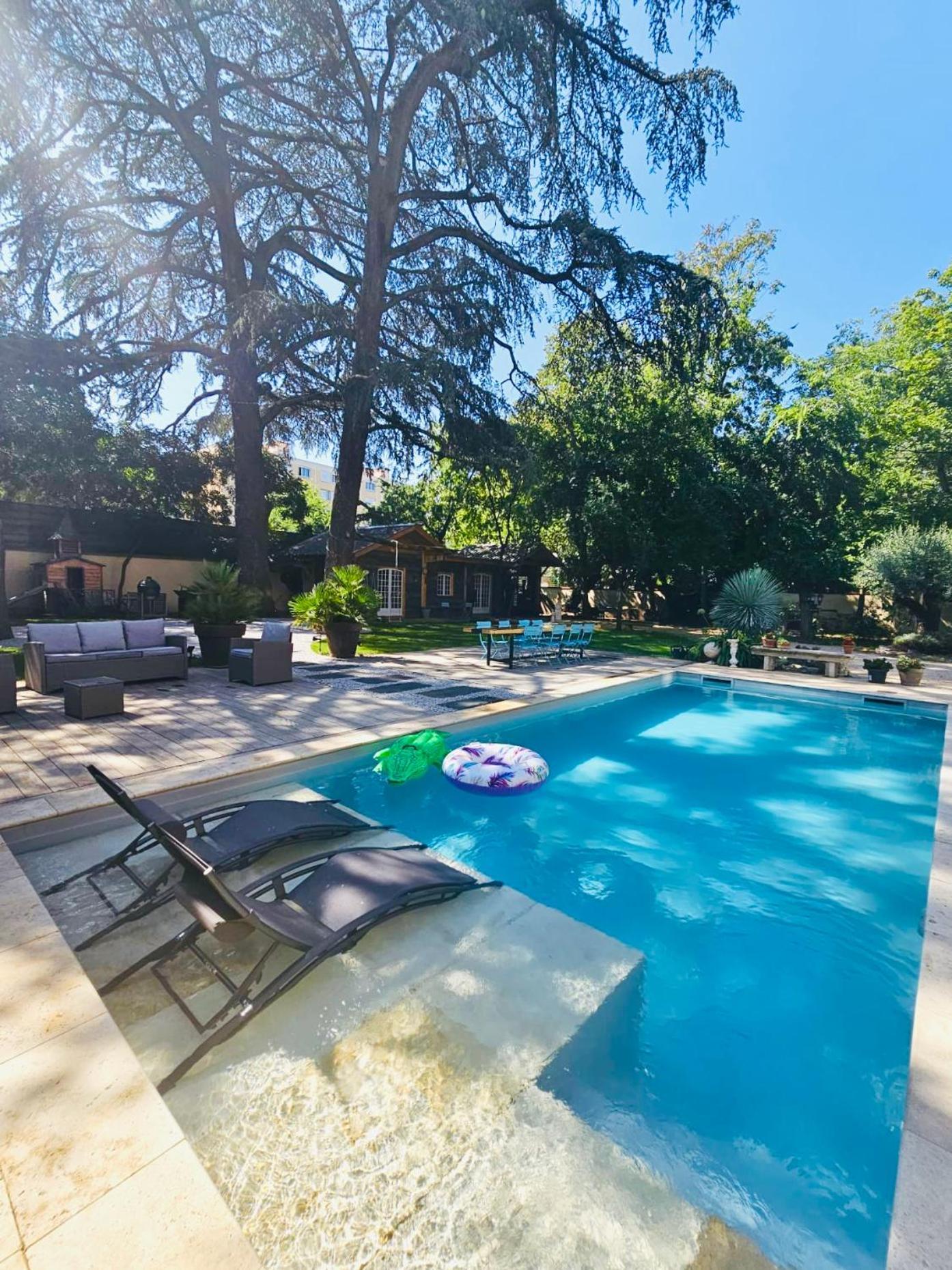 Chateau Grandclement Lyon Villeurbanne Niveau Rdc - Tresor Cache En Ville Avec Vue Piscine Et Parc ビユールバンヌ エクステリア 写真