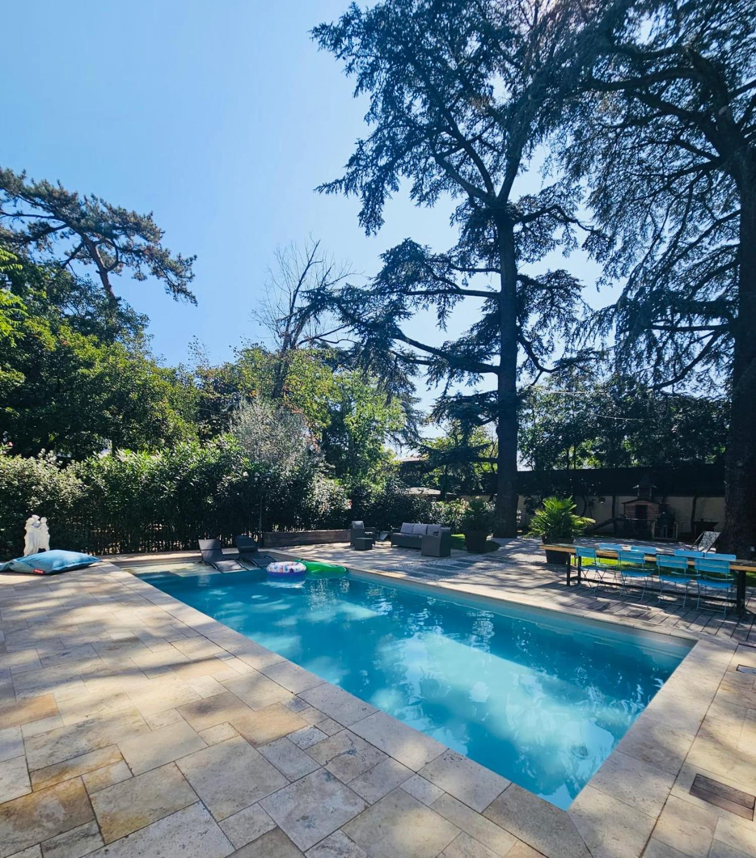 Chateau Grandclement Lyon Villeurbanne Niveau Rdc - Tresor Cache En Ville Avec Vue Piscine Et Parc ビユールバンヌ エクステリア 写真